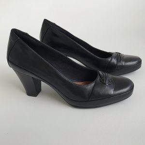 Clarks Artisan leather pumps black 9.5N EUC